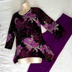 DRAPERS AND DAMEN PURPLE AND BLACK OANT SET WITH A DASH OF GOLD. P/MTop s/p pant